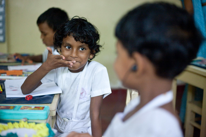 5 Organizations Helping the Deaf Community in Pakistan 