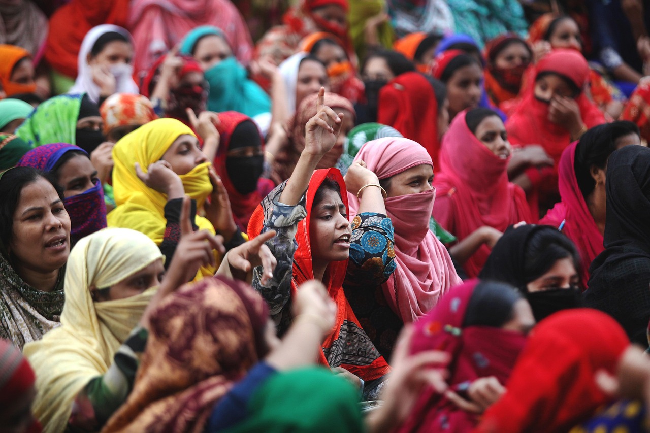 Loans + Health: Asasah’s Microfinance Model for Pakistani Women  The Borgen Project