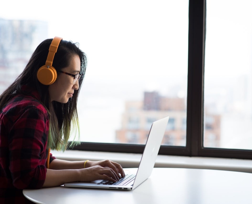 BPO Industry Lifts Philippine Population from Poverty