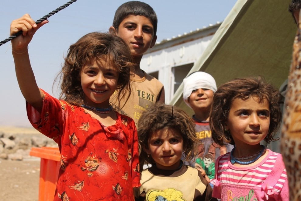 iraqi children with soldiers