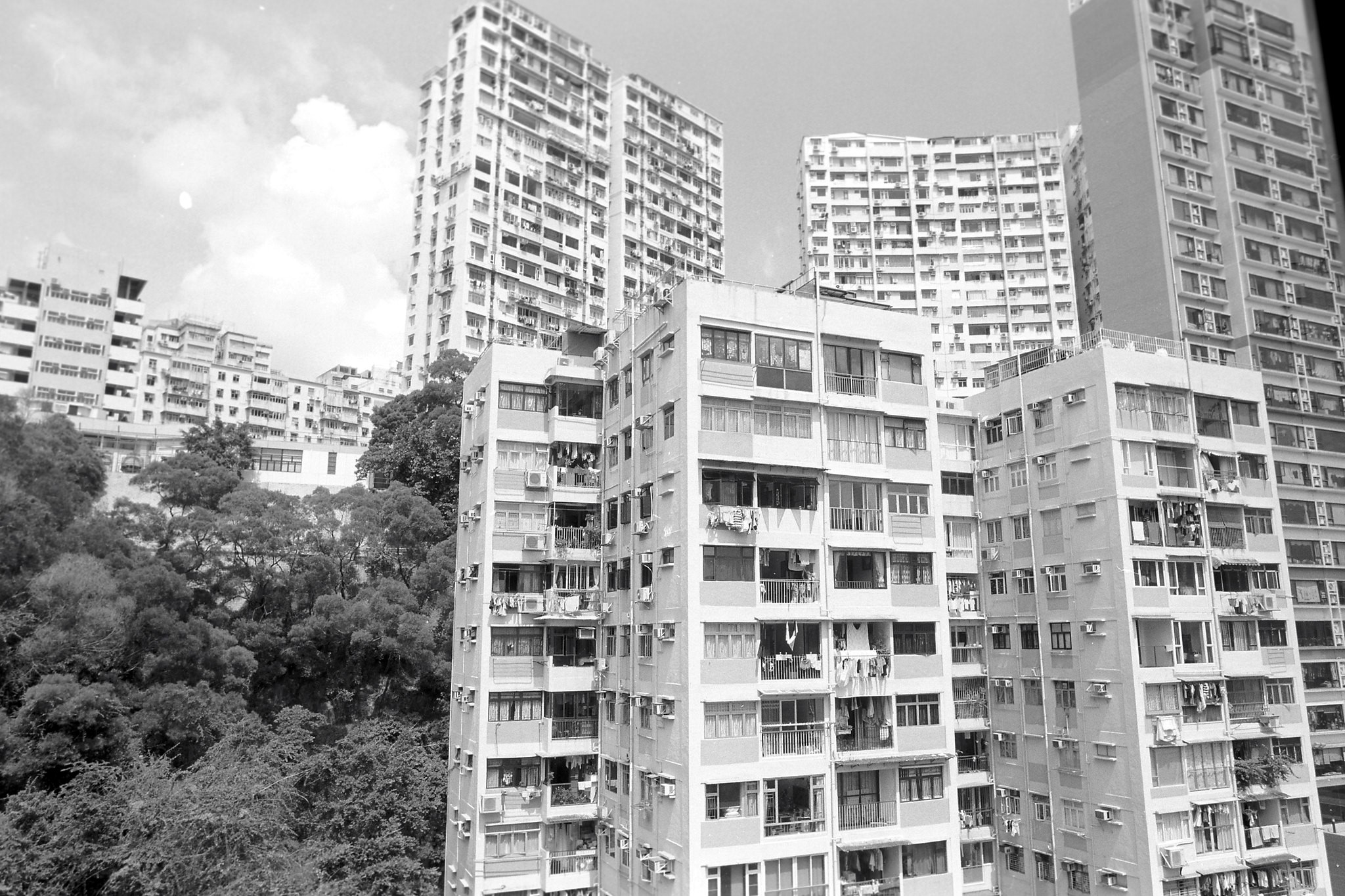 Life Inside Coffin Homes in Hong Kong - The Borgen Project