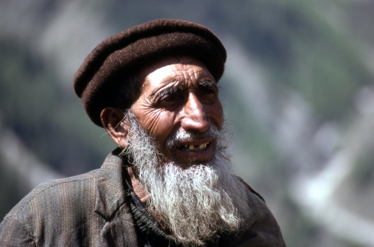 Elderly Poverty in Pakistan - The Borgen Project