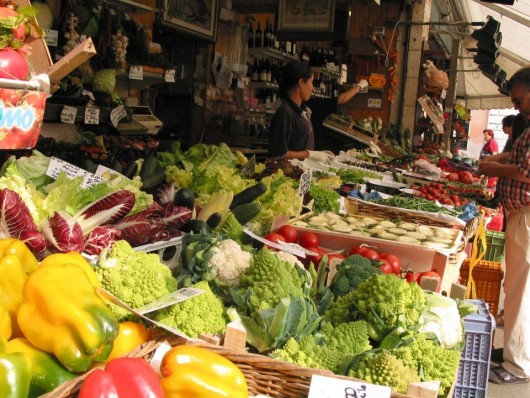 Farmers-Markets-Offer-a-Variety-of-Local-Foods