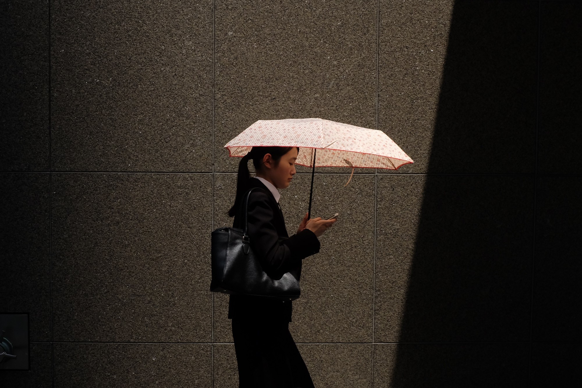 Addressing the Gender Wage Gap in Japan LaptrinhX / News