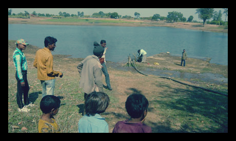 Drought in India Brings Villagers Together