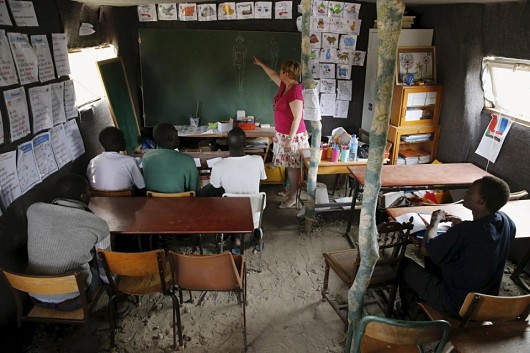 Makeshift school serves Calais refugees