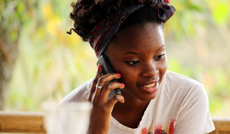 Supplying Women Mobile Phones in Africa - The Borgen Project