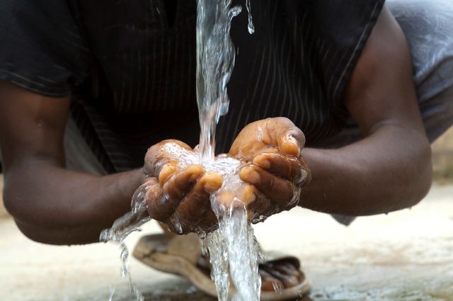 The LifeStraw Water Purifier Enables Access to Clean Water - BORGEN