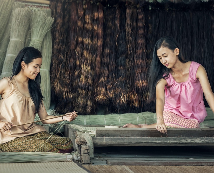 Thai Handicrafts Online: Selling Culture, Escaping Poverty 
