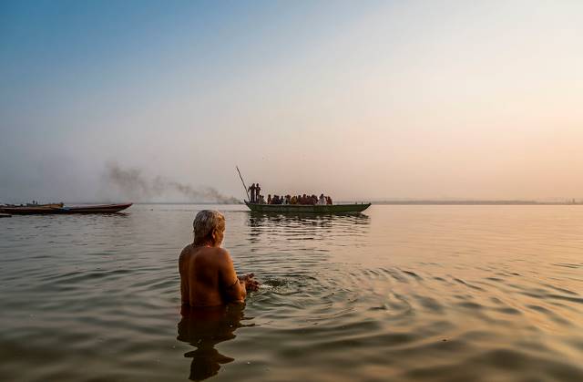 bodies in the Ganges