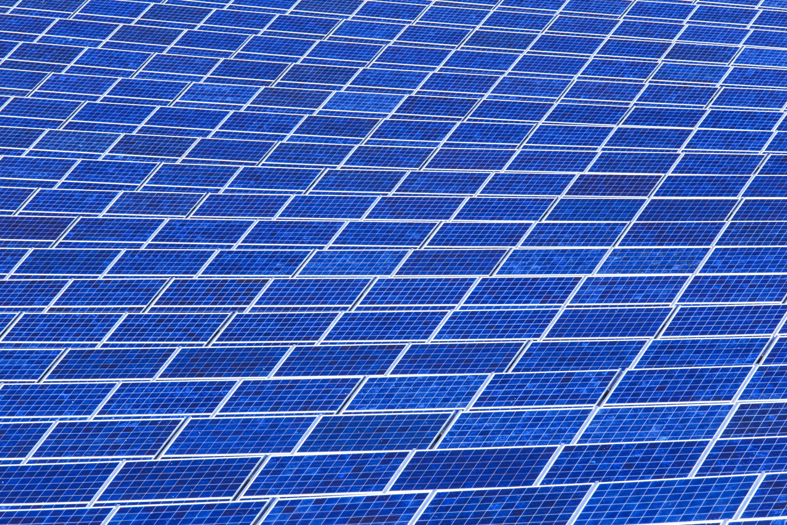 Réduire la pauvreté énergétique en Italie grâce au marché du solaire photovoltaïque